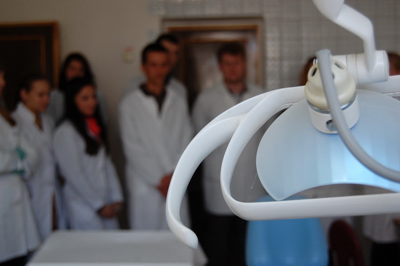 Крымских студентов-медиков познакомили с работой семейного врача