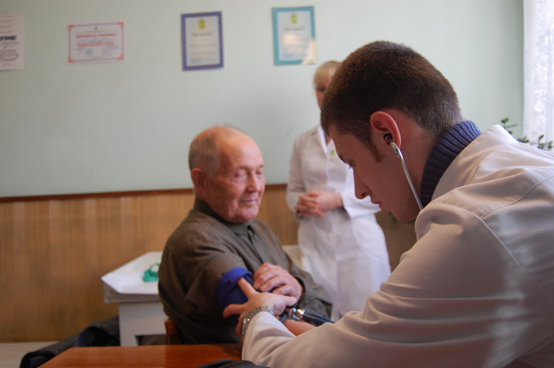 Крымских студентов-медиков познакомили с работой семейного врача