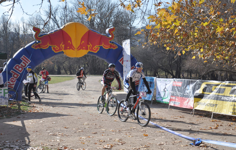 В благотворительной велогонке в Симферополе поучаствовали 67 спортсменов