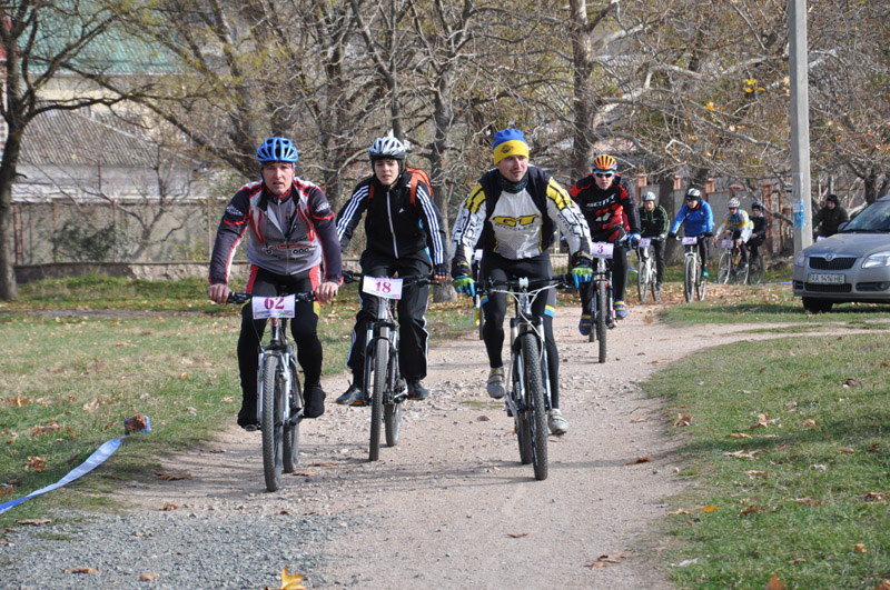В благотворительной велогонке в Симферополе поучаствовали 67 спортсменов