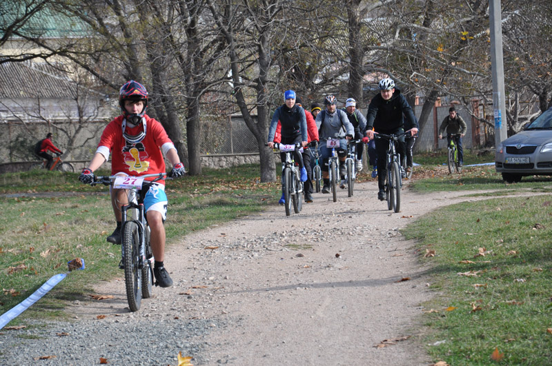 В благотворительной велогонке в Симферополе поучаствовали 67 спортсменов
