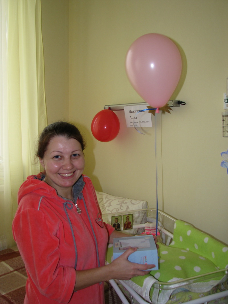 В Симферополе поздравили рожениц с Днем недоношенного ребенка