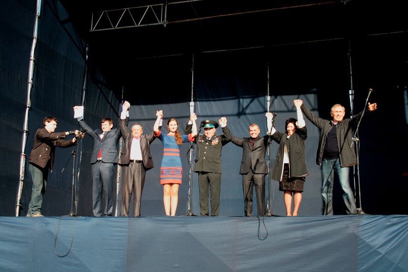 В Симферополе провели митинг в поддержку решения не подписывать соглашение об ассоциации с Евросоюзом