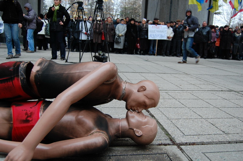 В Крыму провели митинг в поддержку государственных решений относительно евроинтеграции