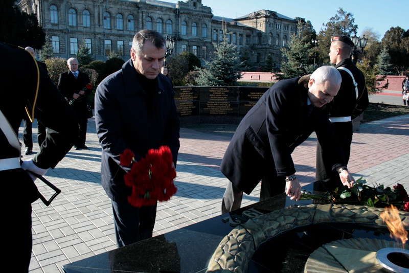 В Керчи провели день Верховной Рады АРК