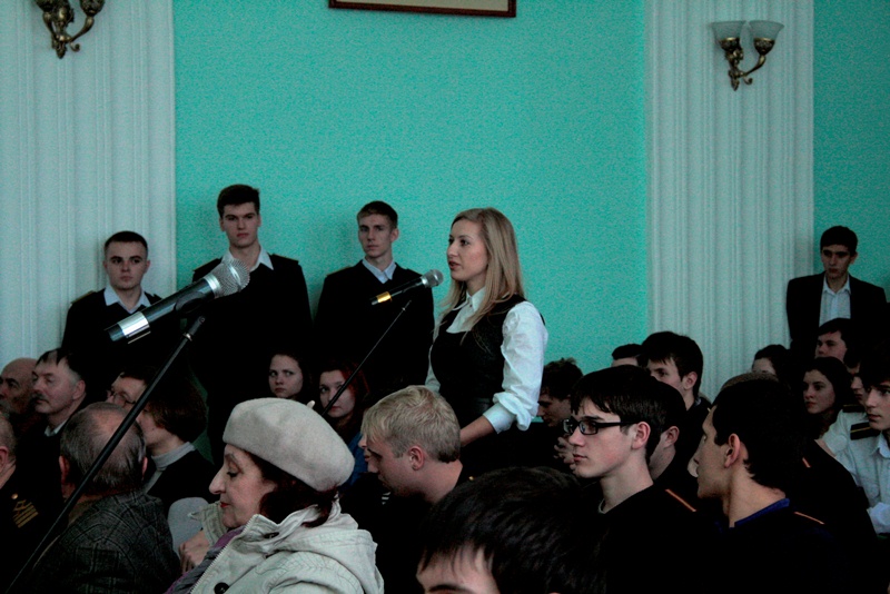 Крымский спикер обсудил вопросы вступления в ЕС с керченскими студентами