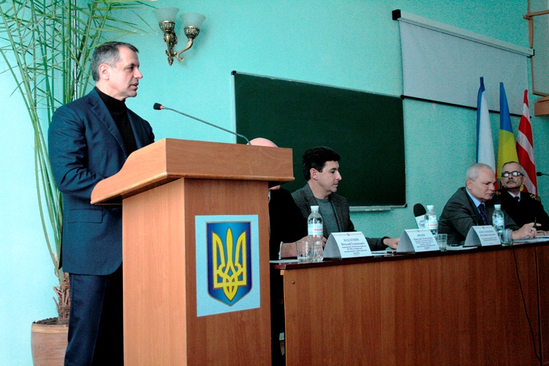 Крымский спикер обсудил вопросы вступления в ЕС с керченскими студентами