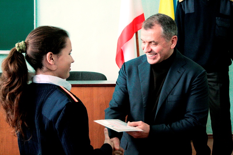 Крымский спикер обсудил вопросы вступления в ЕС с керченскими студентами