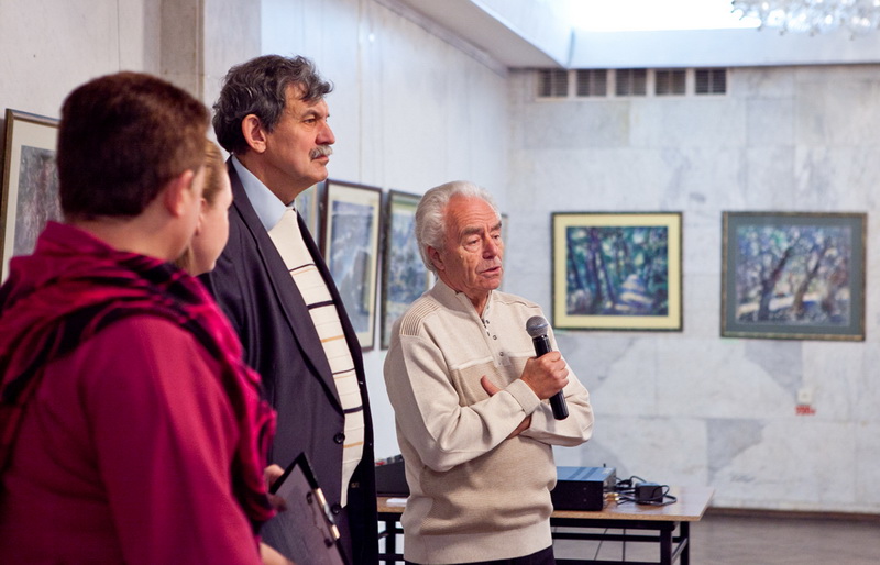 В Севастополе открылась выставка крымского художника