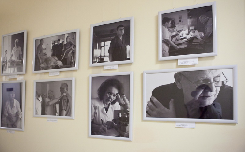 В Севастополе представили портреты врачей