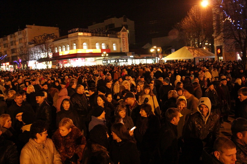 В Симферополе на митинг собралось 10 тыс. человек