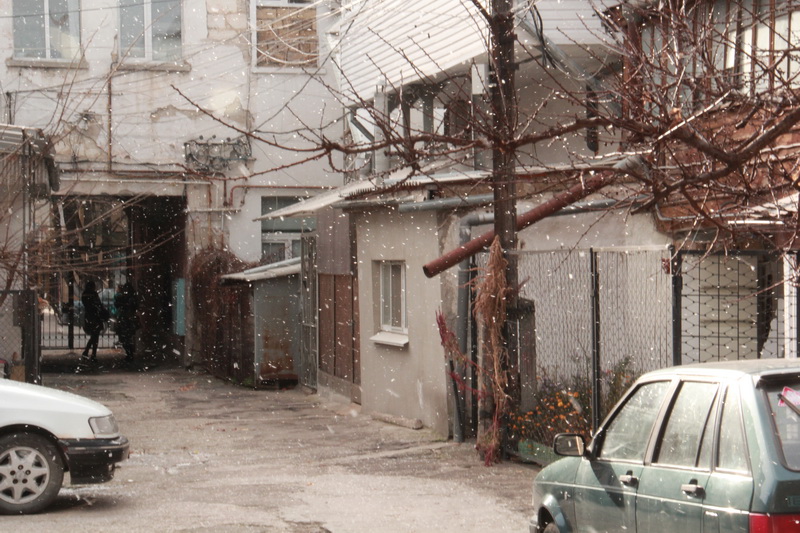 В Симферополе выпал первый снег