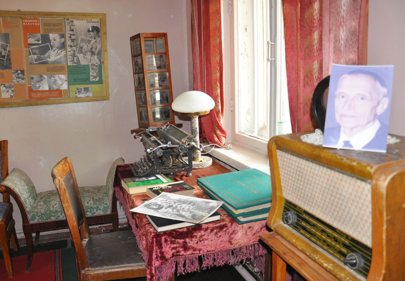 В Старом Крыму открыли памятник кардиохирургу Амосову