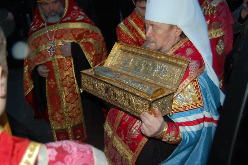 В Симферополь привезли мощи Георгия Победоносца