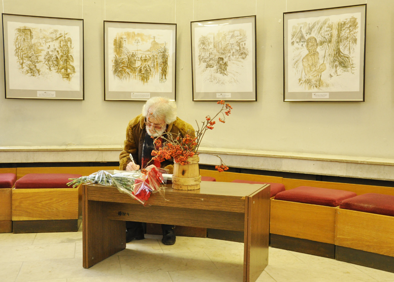 В Симферополе открылась выставка крымского пейзажиста