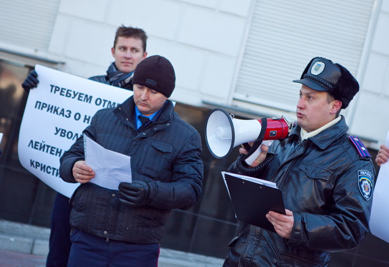Сотрудники милиции вышли на митинг в Севастополе