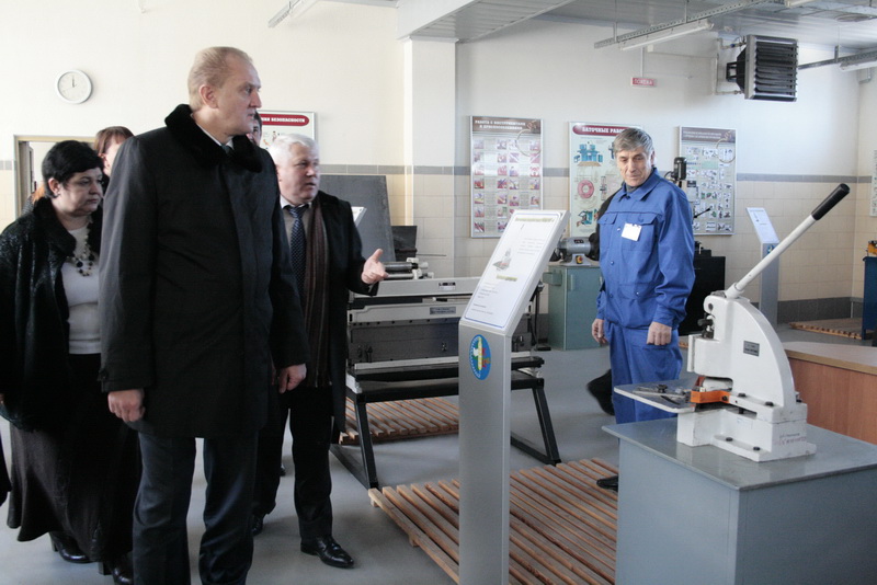 Первый вице-премьер посетил обучающий центр при Крымском центре занятости