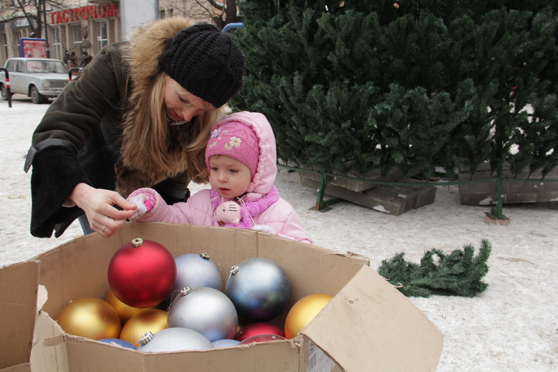 В Симферополе устанавливают еще одну елку