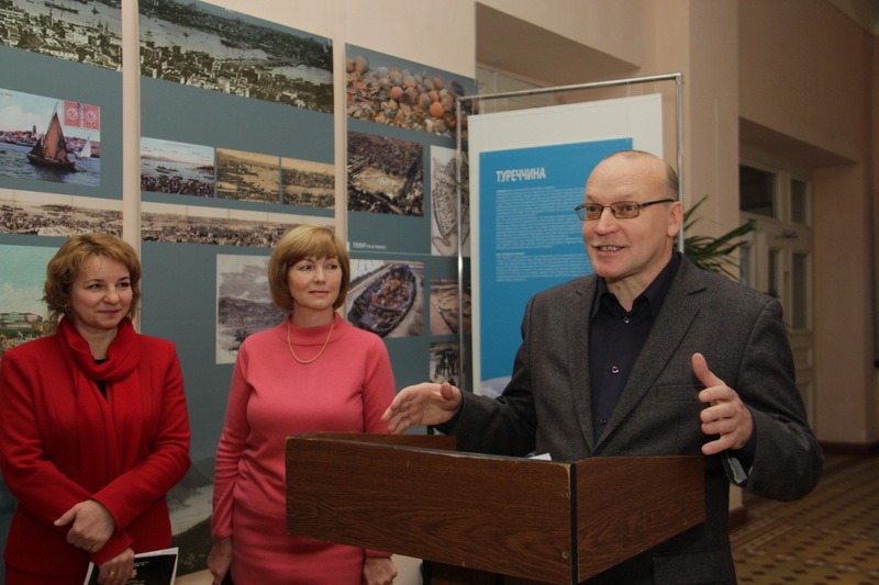 В Симферополе открылась выставка фотографий средневековых портов