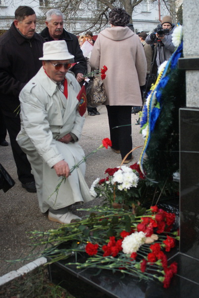 В Севастополе провели митинг ко Дню ликвидаторов аварии на ЧАЭС