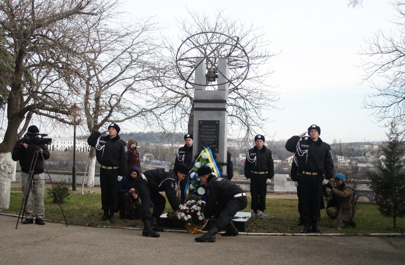 В Севастополе провели митинг ко Дню ликвидаторов аварии на ЧАЭС