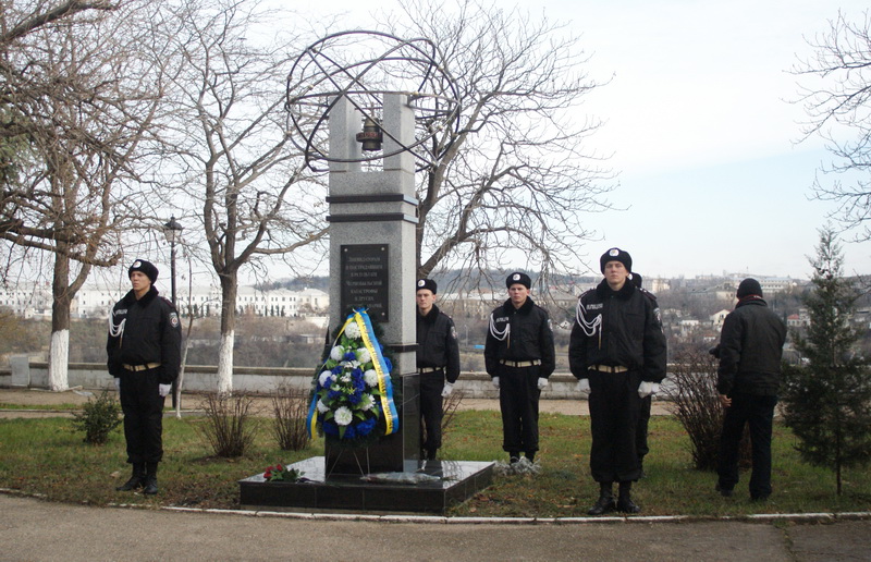 В Севастополе провели митинг ко Дню ликвидаторов аварии на ЧАЭС
