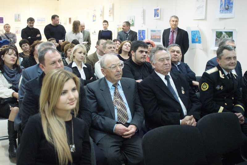 В Севастополе прошел аукцион детских рисунков