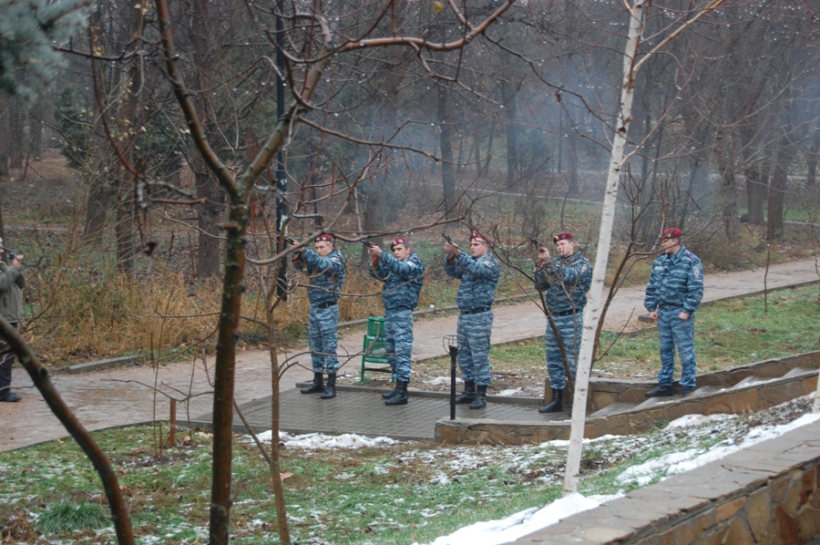 В Симферополе почтили память погибших чернобыльцев