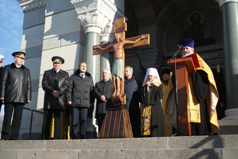 В Севастополе в День Андрея Первозванного провели крестный ход