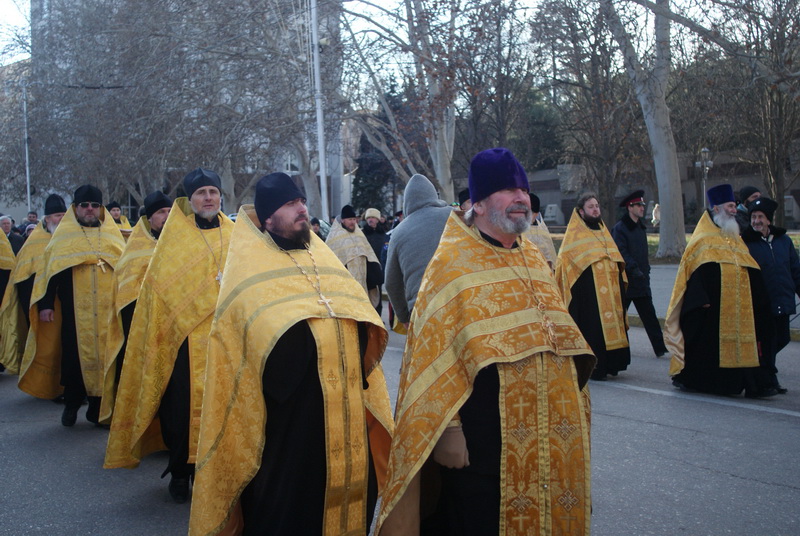 В Севастополе в День Андрея Первозванного провели крестный ход