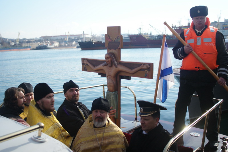 В Севастополе в День Андрея Первозванного провели крестный ход