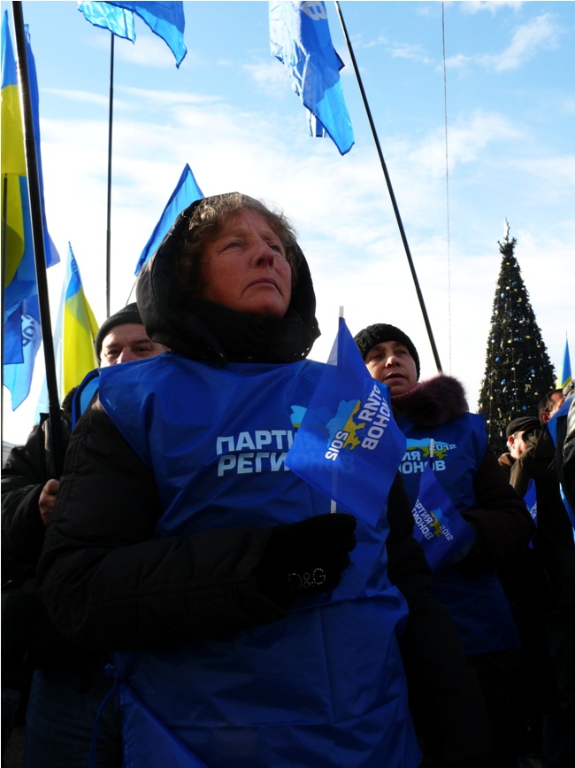 Крымчане вышли на митинг против «оранжевого» переворота