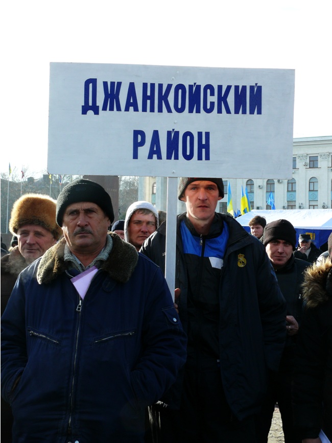 Крымчане вышли на митинг против «оранжевого» переворота