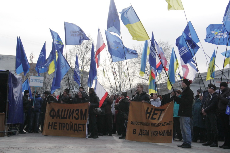 В Симферополе прошел митинг против государственного переворота