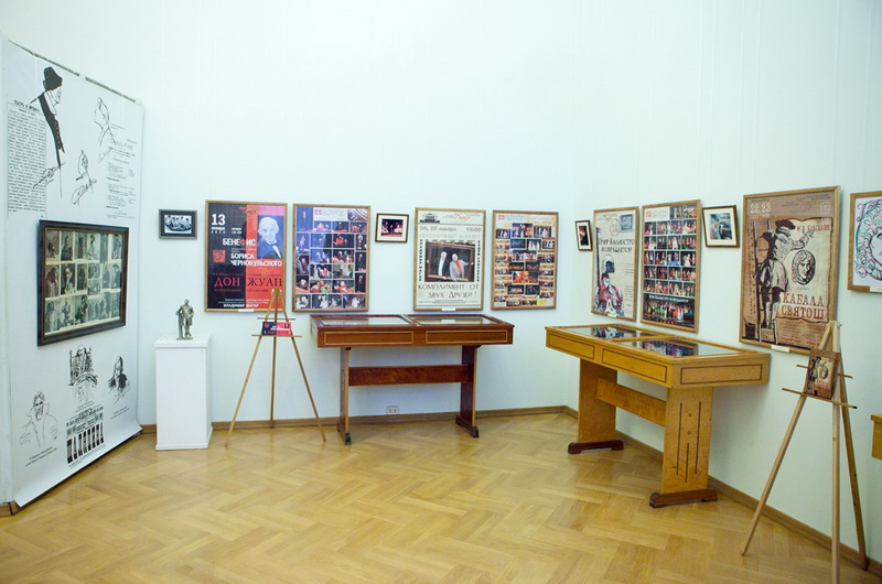 В Севастополе открылась театральная выставка