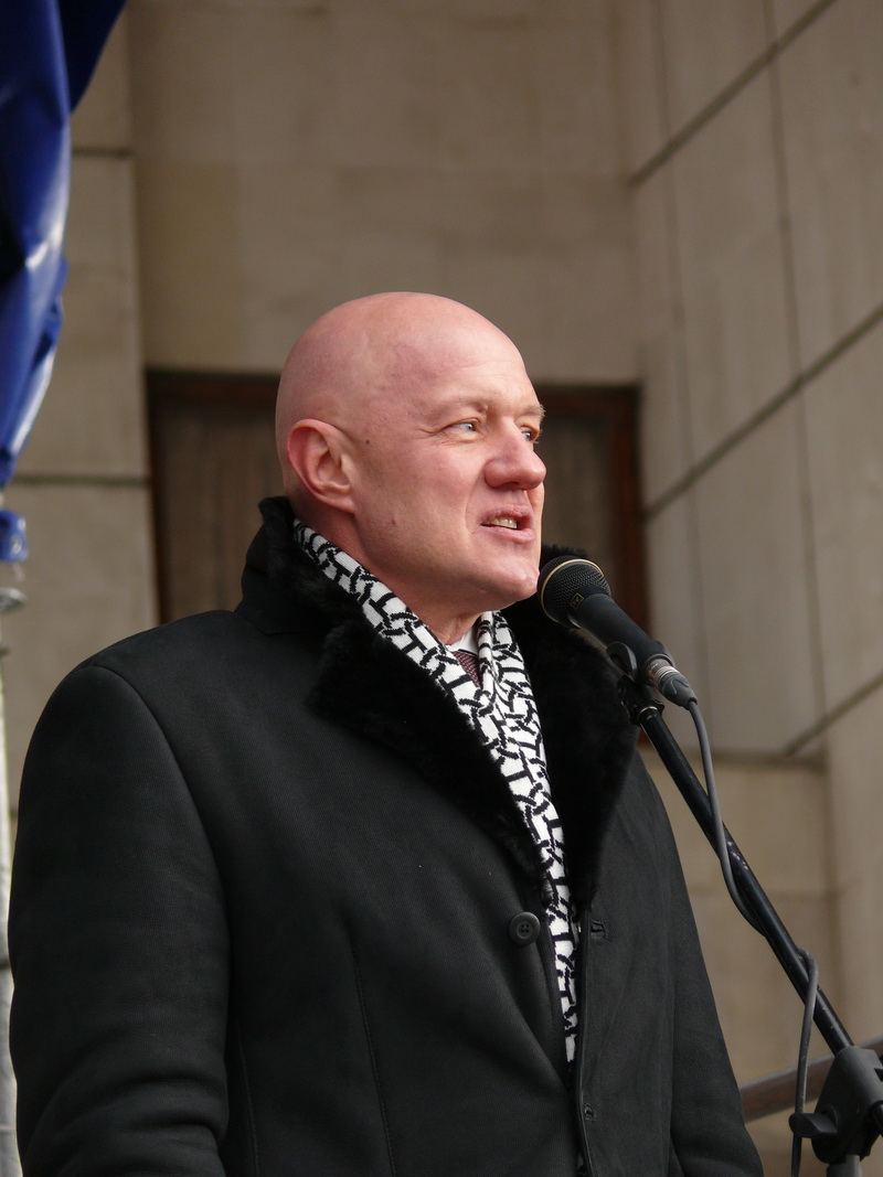 В Киев отстаивать мирное будущее отправилось еще более тысячи крымчан