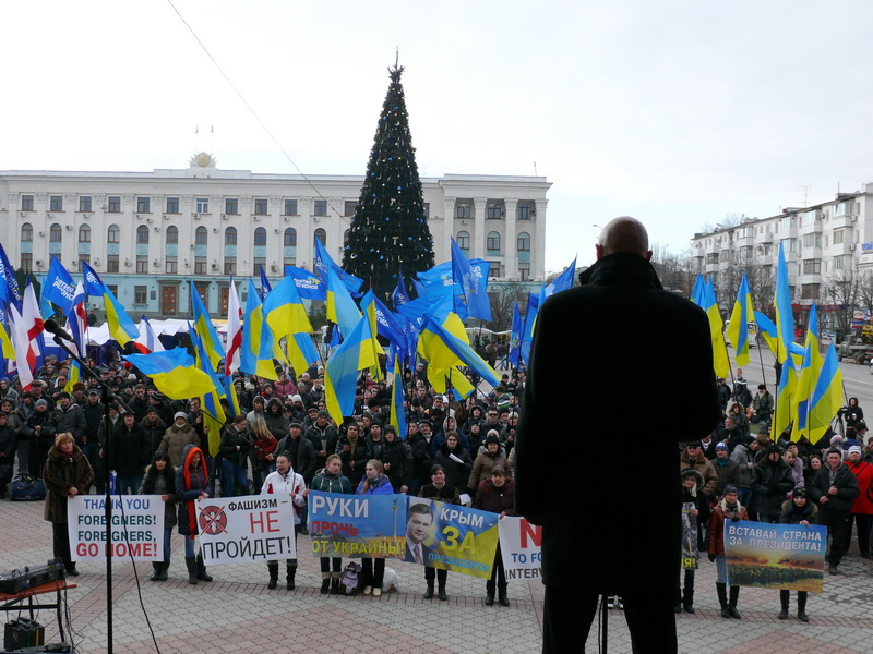 В Киев отстаивать мирное будущее отправилось еще более тысячи крымчан