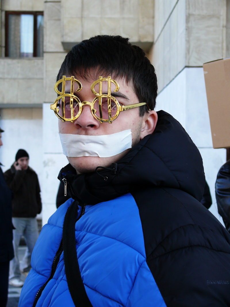 Крымчане призвали центральные телеканалы объективно освещать события