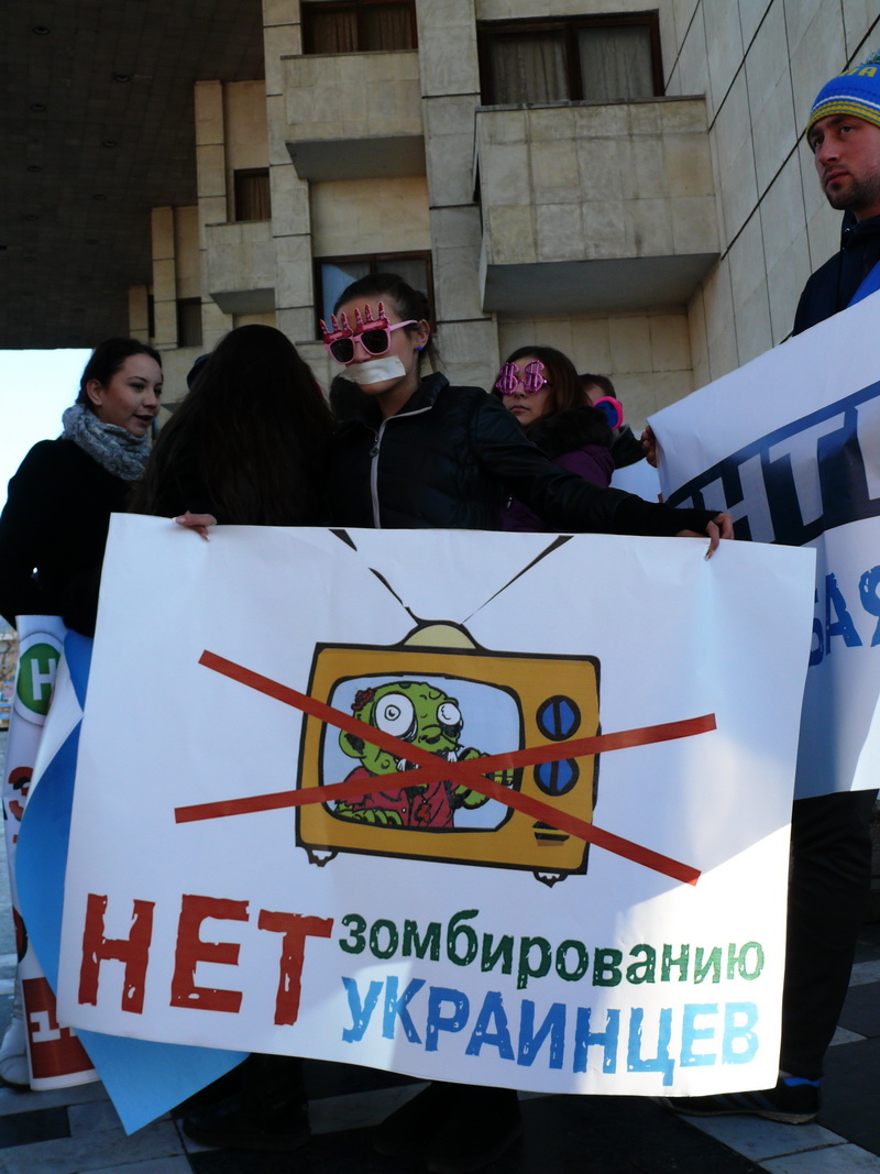 Крымчане призвали центральные телеканалы объективно освещать события