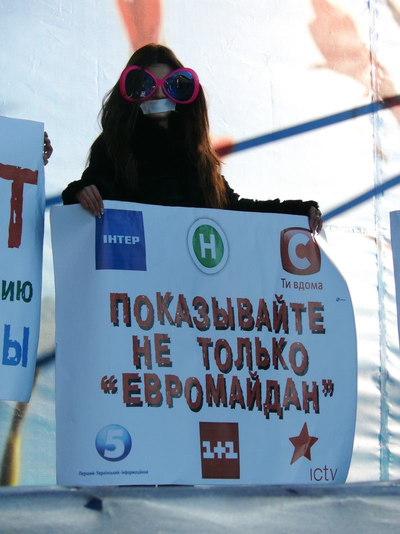 Крымчане призвали центральные телеканалы объективно освещать события