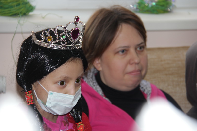 В Симферополе пациенты детской клинической больницы получили подарки ко Дню святого Николая