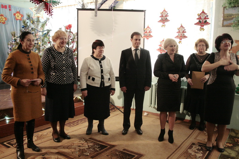 Воспитанники школы-интерната для слабослышащих детей получили подарки ко Дню святого Николая