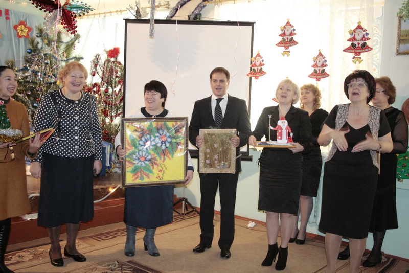 Воспитанники школы-интерната для слабослышащих детей получили подарки ко Дню святого Николая