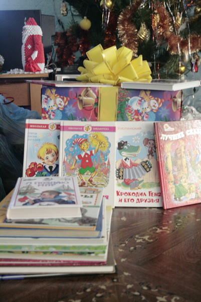 Воспитанники школы-интерната для слабослышащих детей получили подарки ко Дню святого Николая