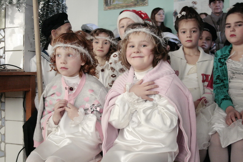 Воспитанники школы-интерната для слабослышащих детей получили подарки ко Дню святого Николая