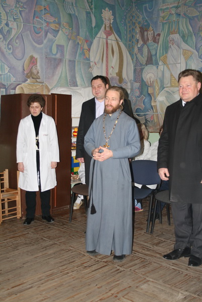 В Симферополе детское психиатрическое отделение получило новые стулья