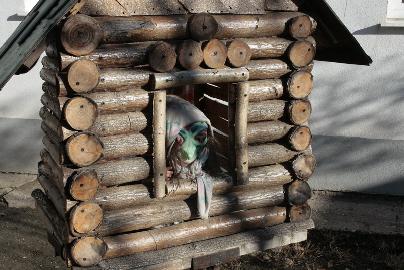 В Симферополе детское психиатрическое отделение получило новые стулья