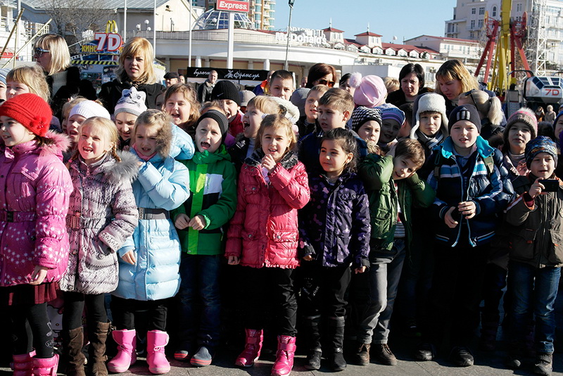В Ялте открыли городскую елку