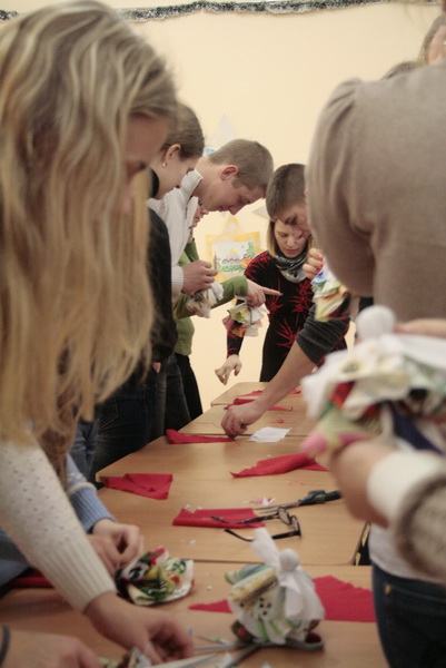 В Симферополе открылась выставка новогодних поделок