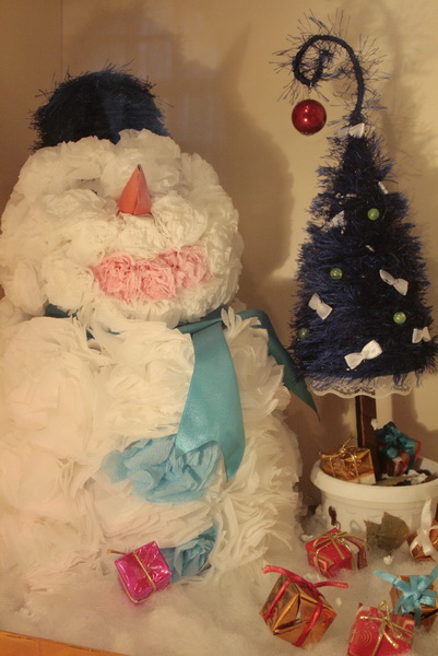 В Симферополе открылась выставка новогодних поделок